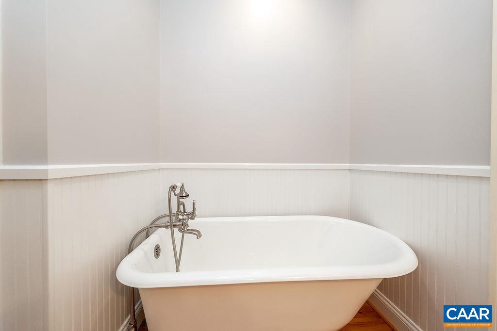 SEVEN OAKS - Residential