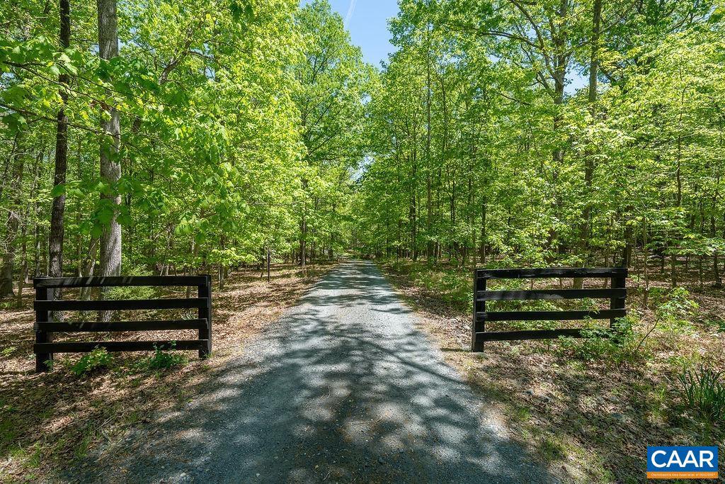 SEVEN OAKS - Residential