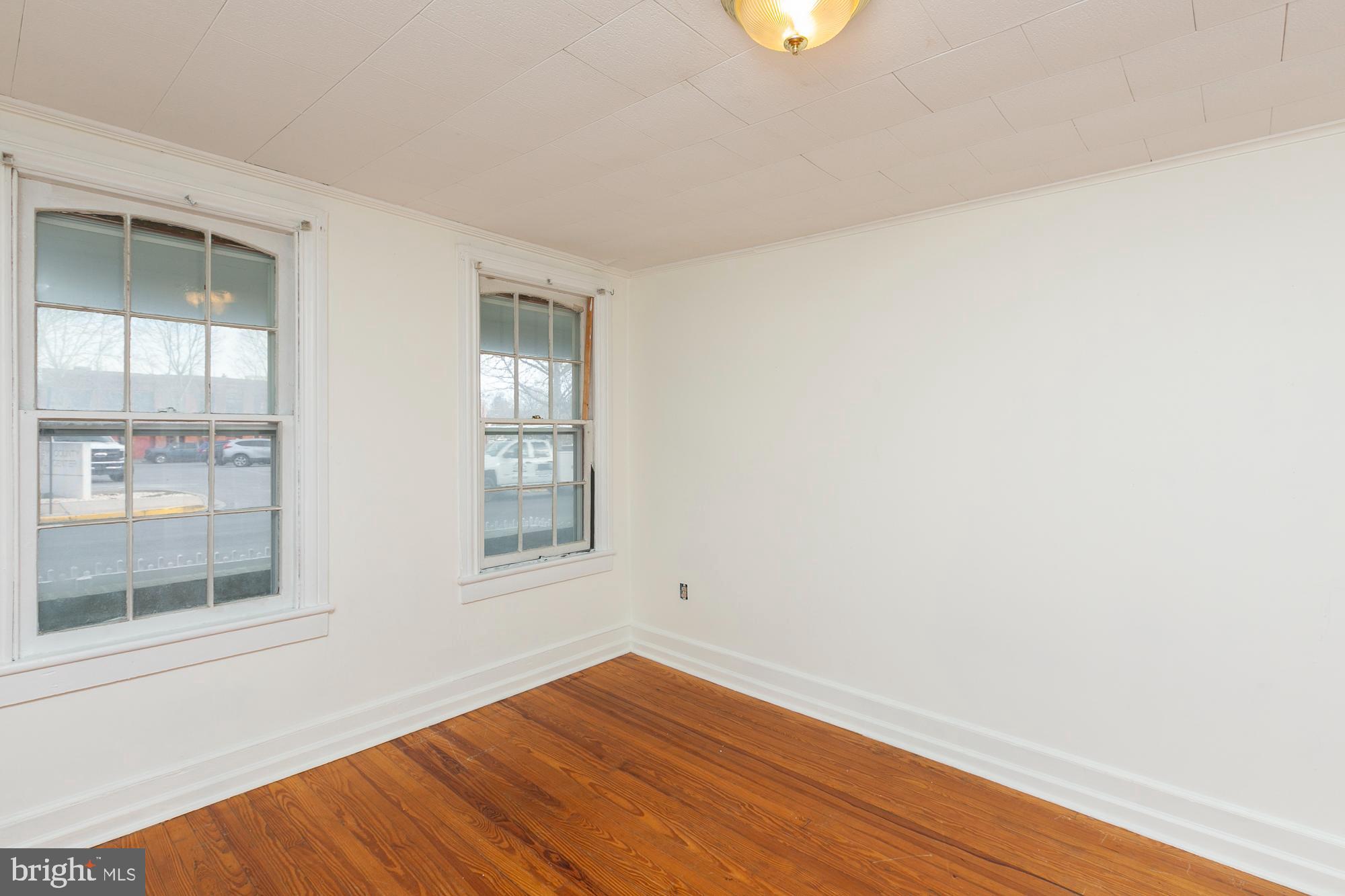 401 RALEIGH S