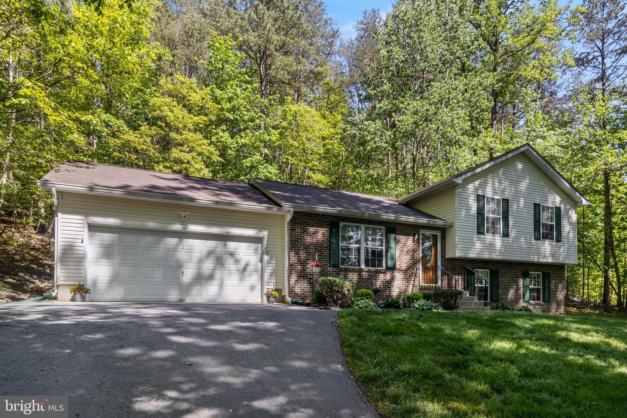 SUMMITT HILL - Residential