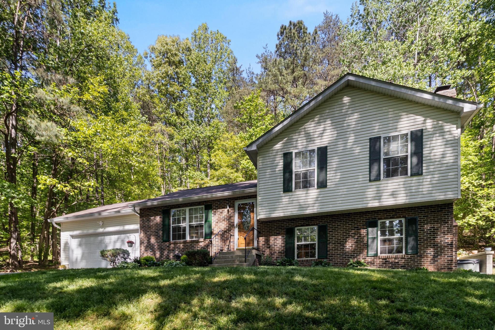 SUMMITT HILL - Residential