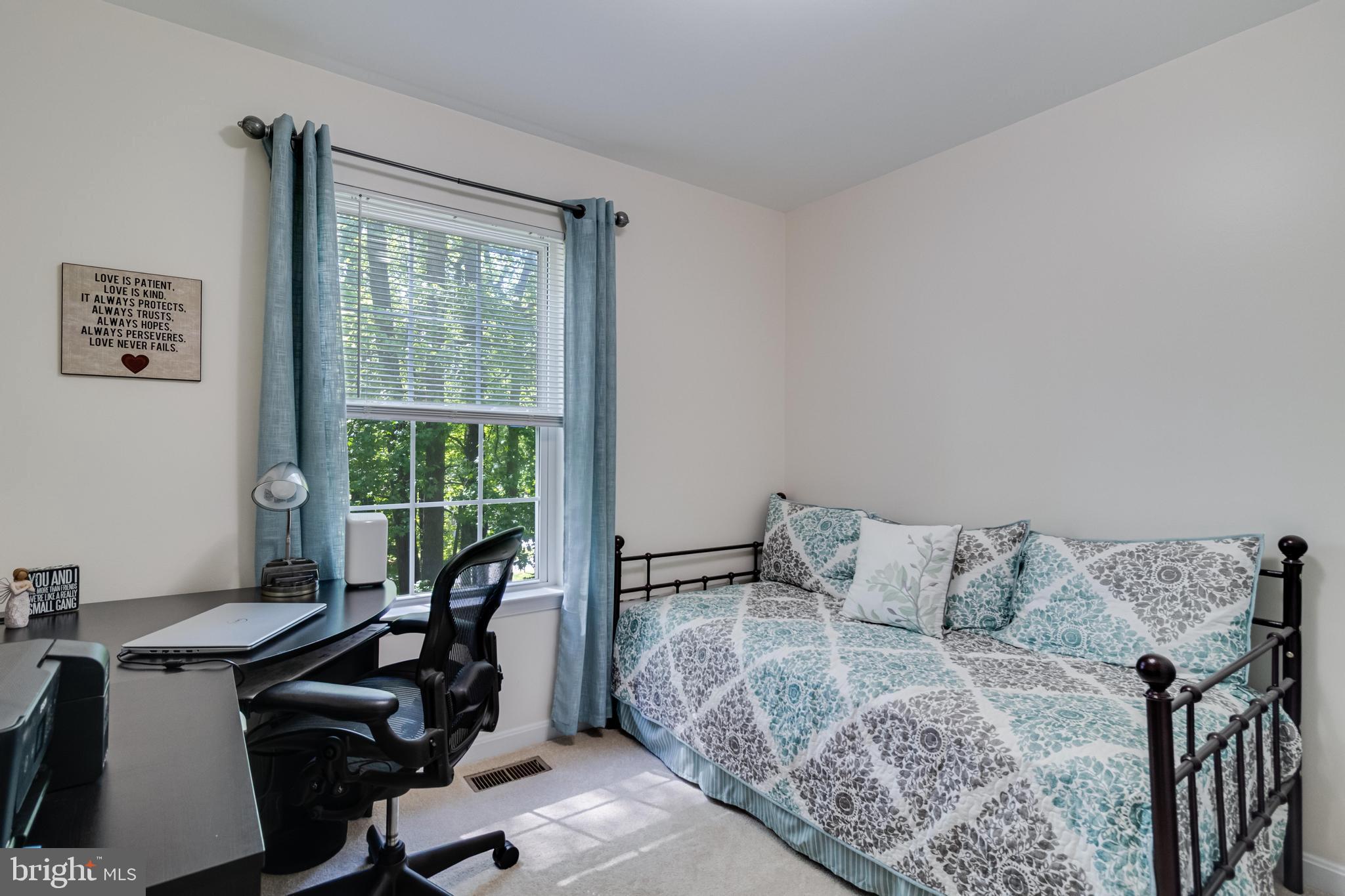 SUMMITT HILL - Residential