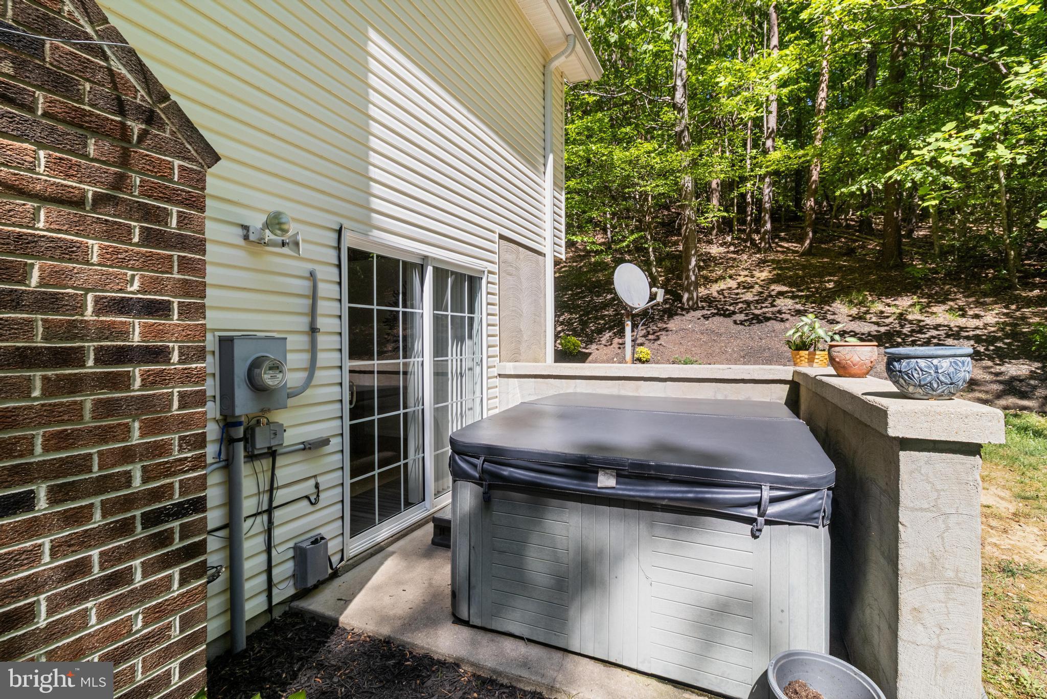 SUMMITT HILL - Residential