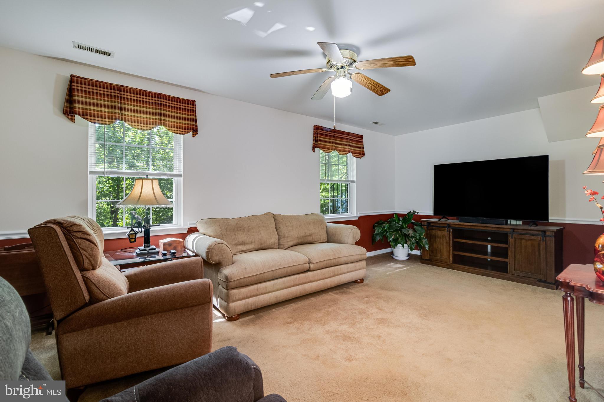 SUMMITT HILL - Residential