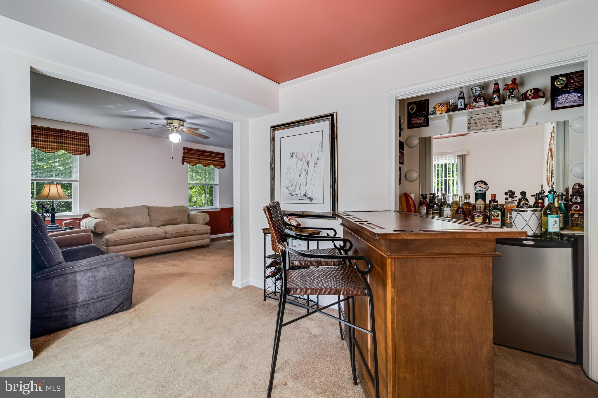 SUMMITT HILL - Residential