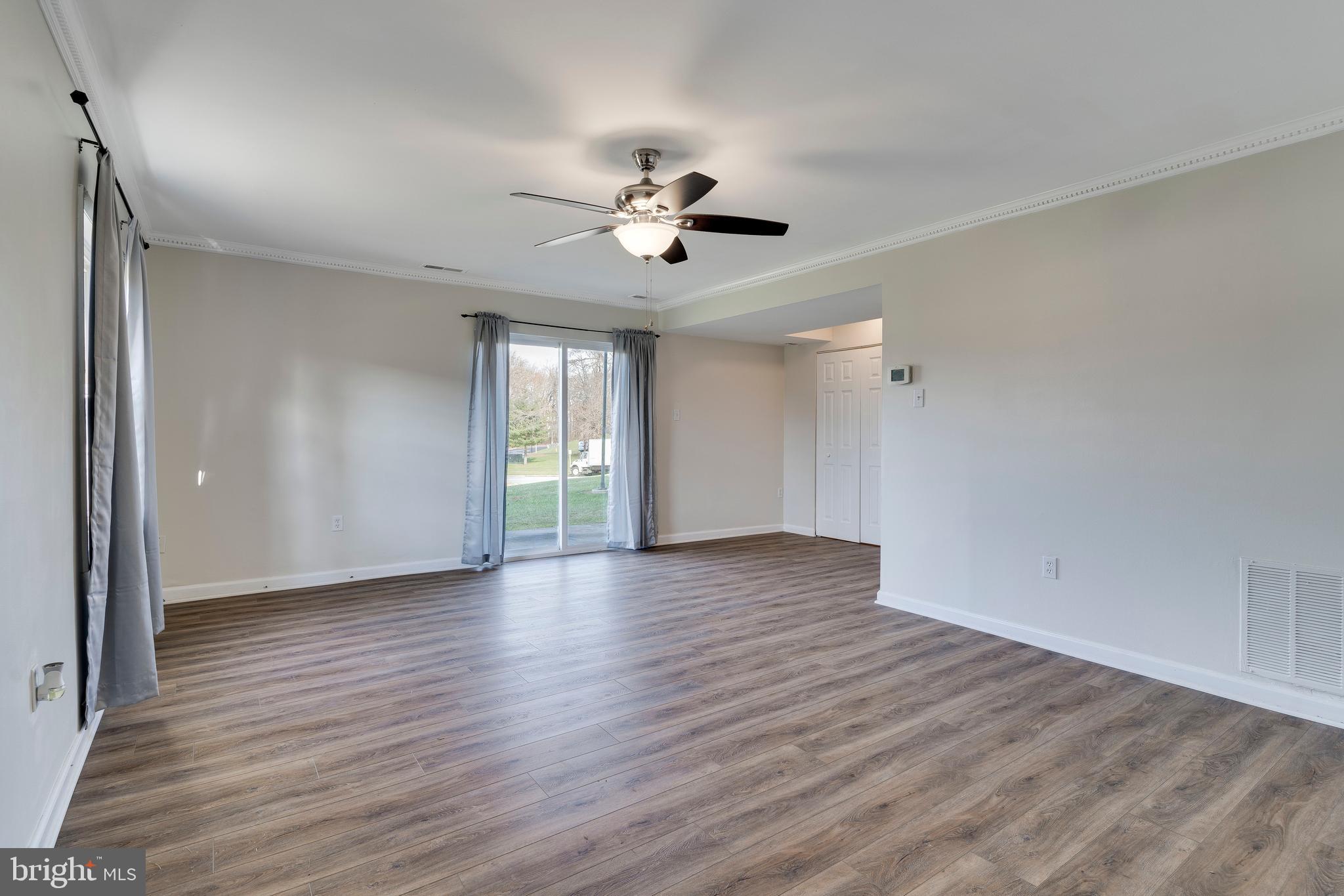 WHISKEY BOTTOM - Residential