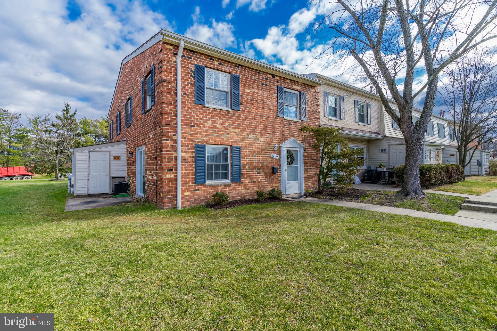 WHISKEY BOTTOM - Residential