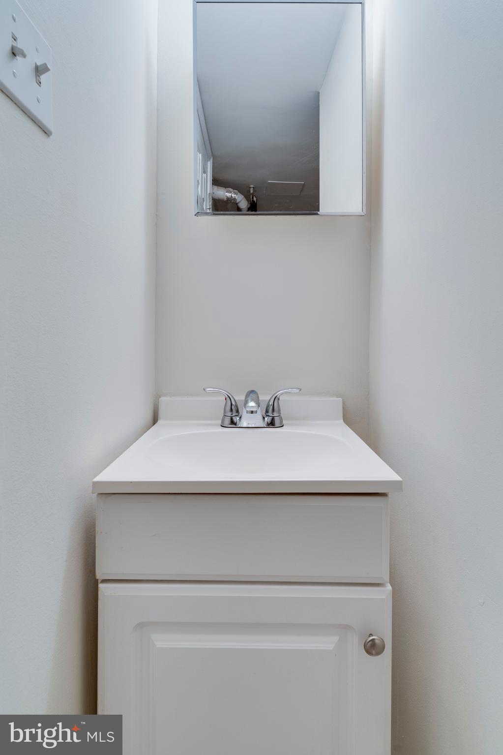 WHISKEY BOTTOM - Residential