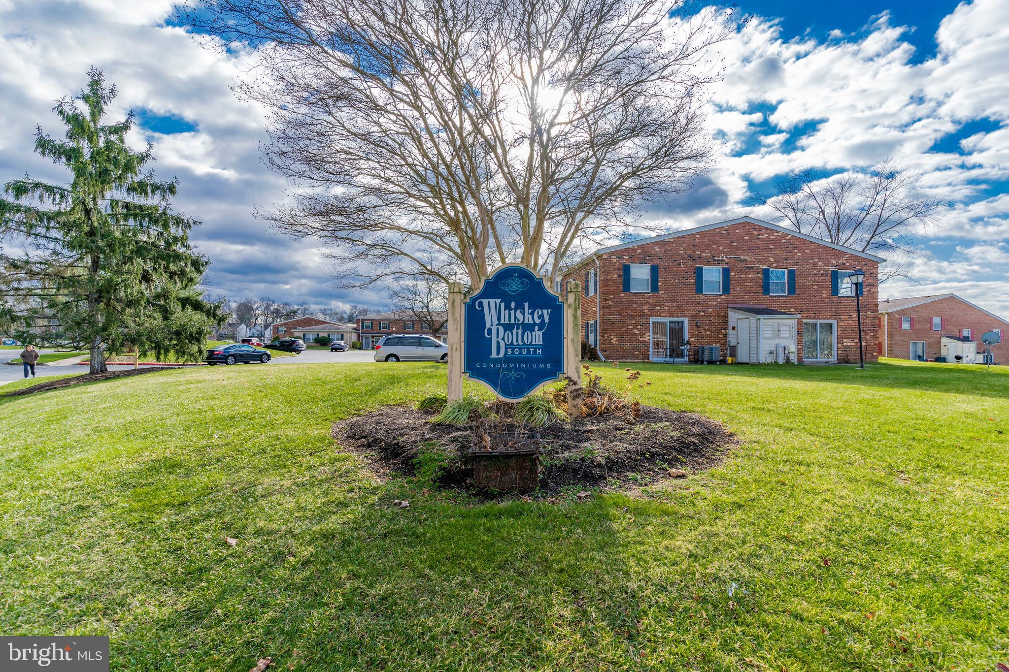 WHISKEY BOTTOM - Residential