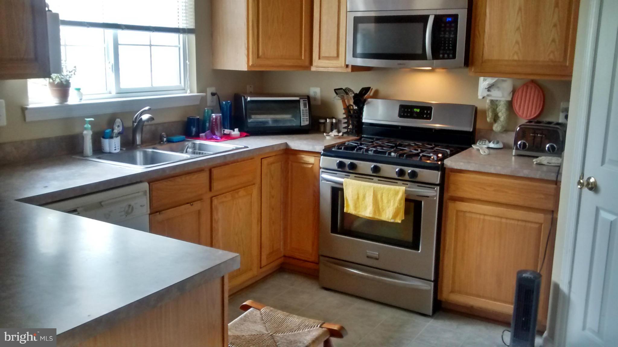 SHEFFIELD MANOR - Residential Lease