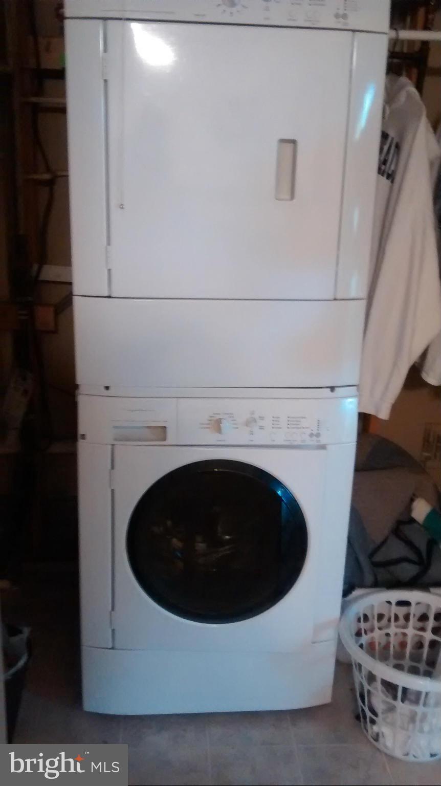 SHEFFIELD MANOR - Residential Lease