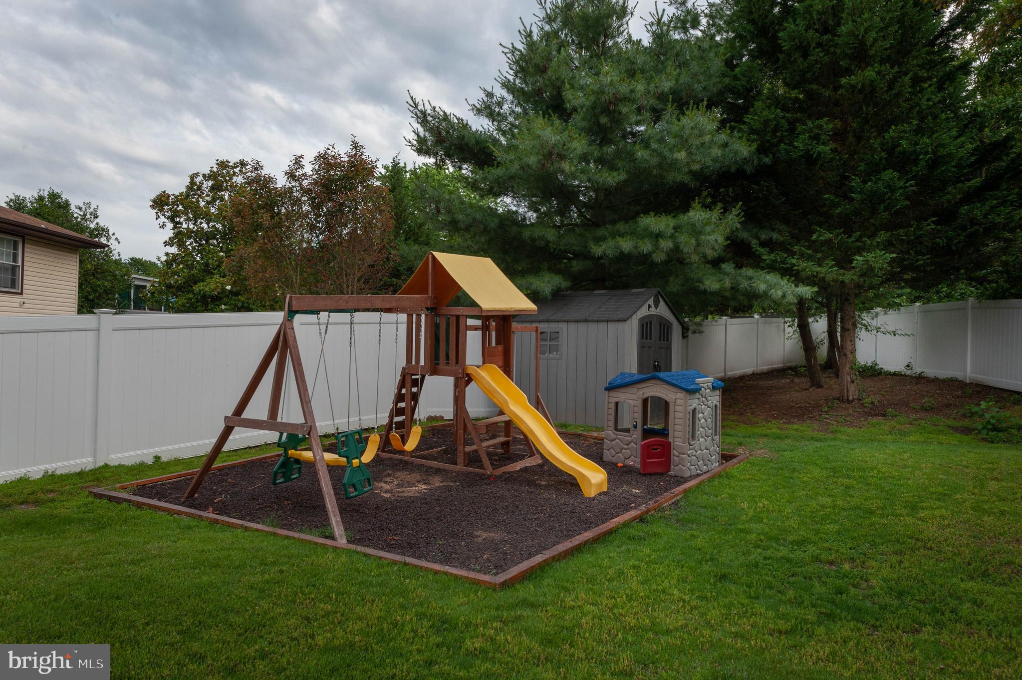 THE PROVINCES - Residential