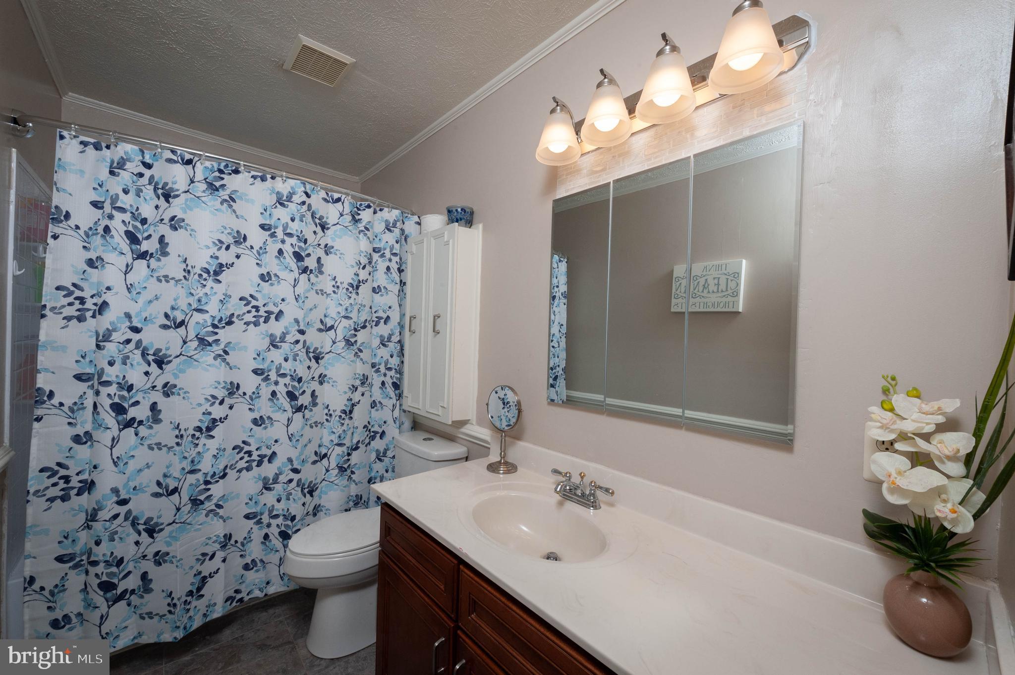 THE PROVINCES - Residential