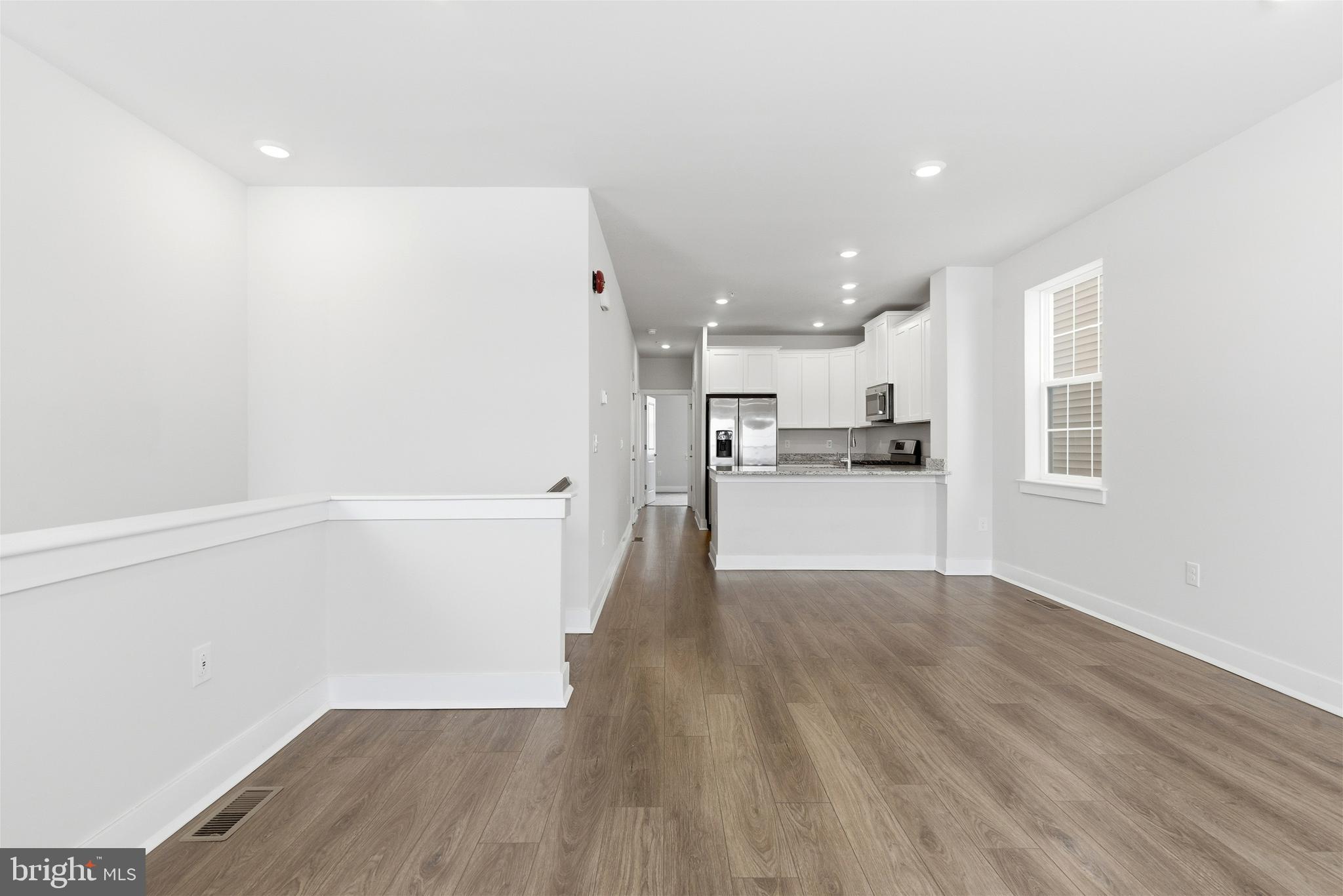 WATERSIDE - Residential