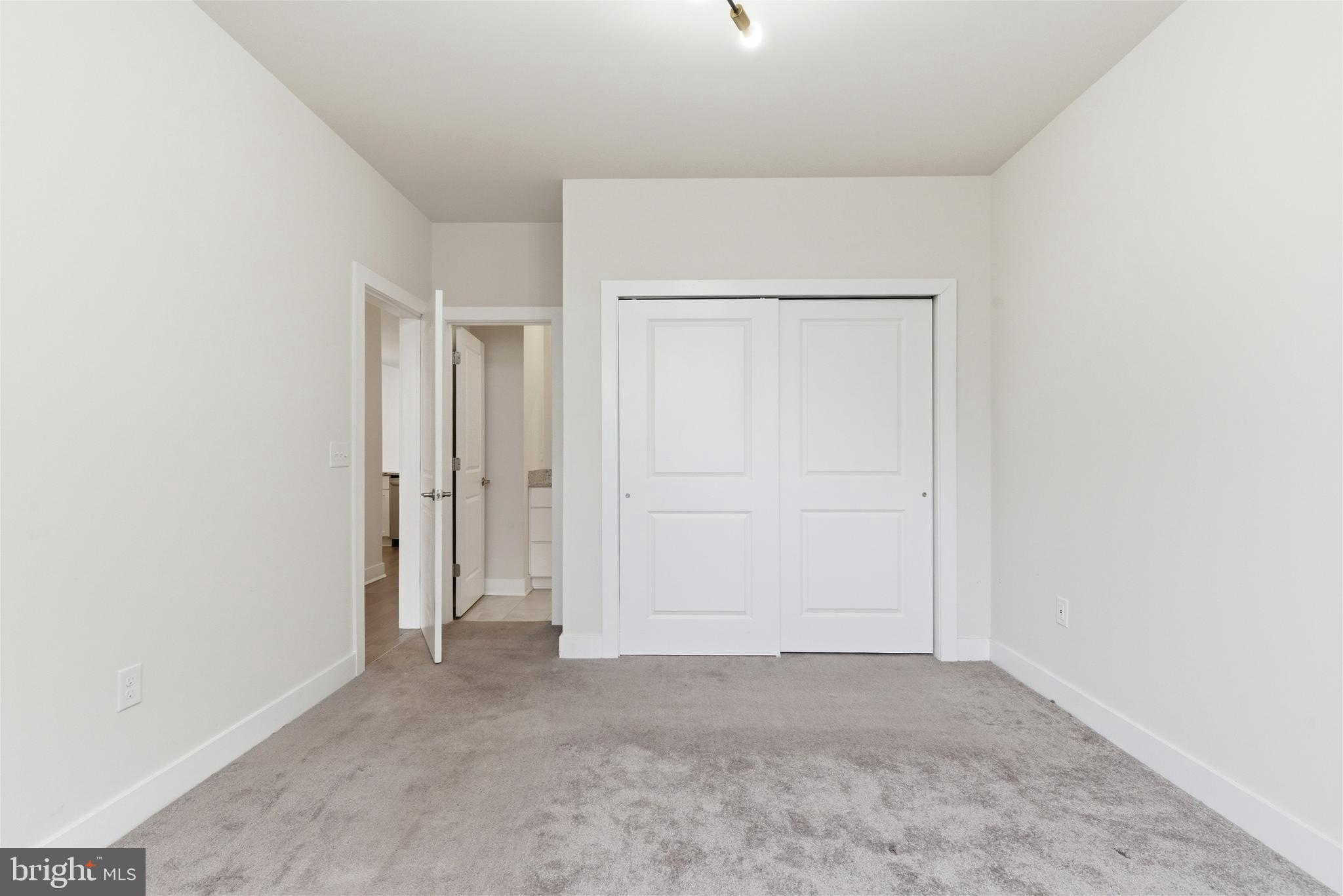 WATERSIDE - Residential