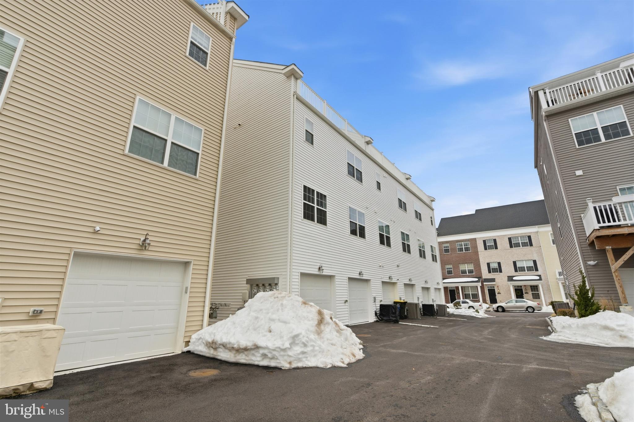 WATERSIDE - Residential