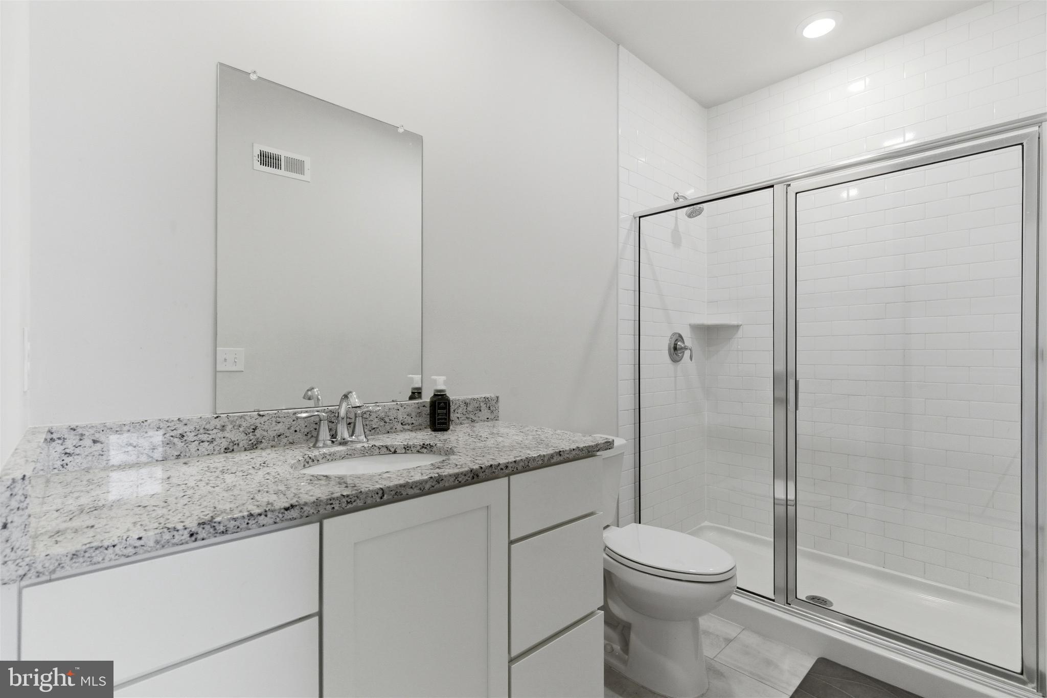 WATERSIDE - Residential