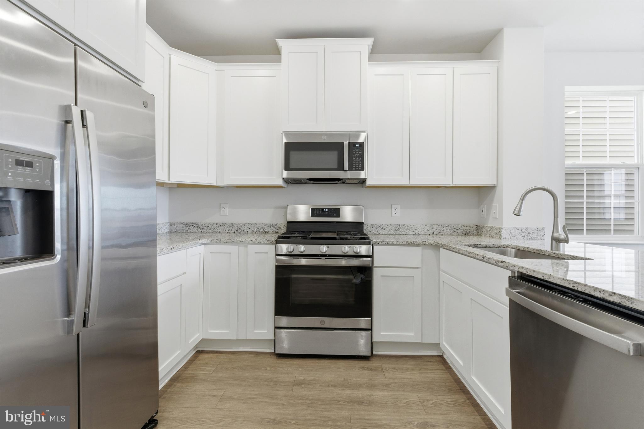 WATERSIDE - Residential