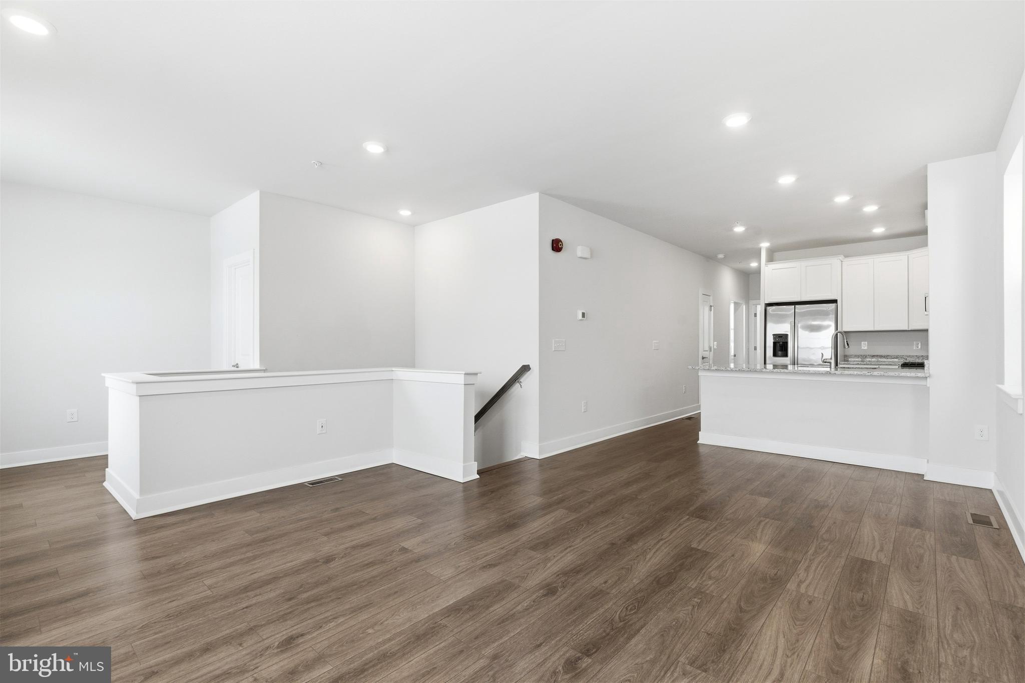 WATERSIDE - Residential