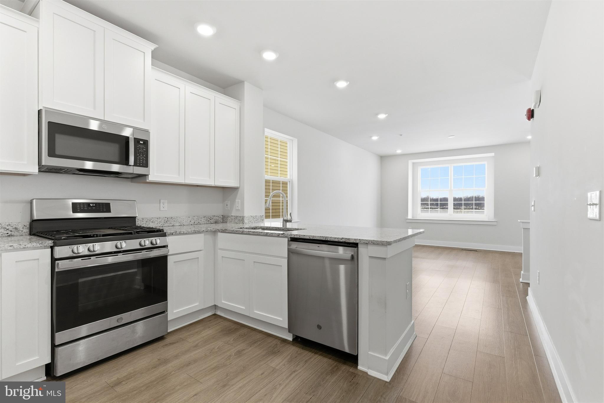 WATERSIDE - Residential