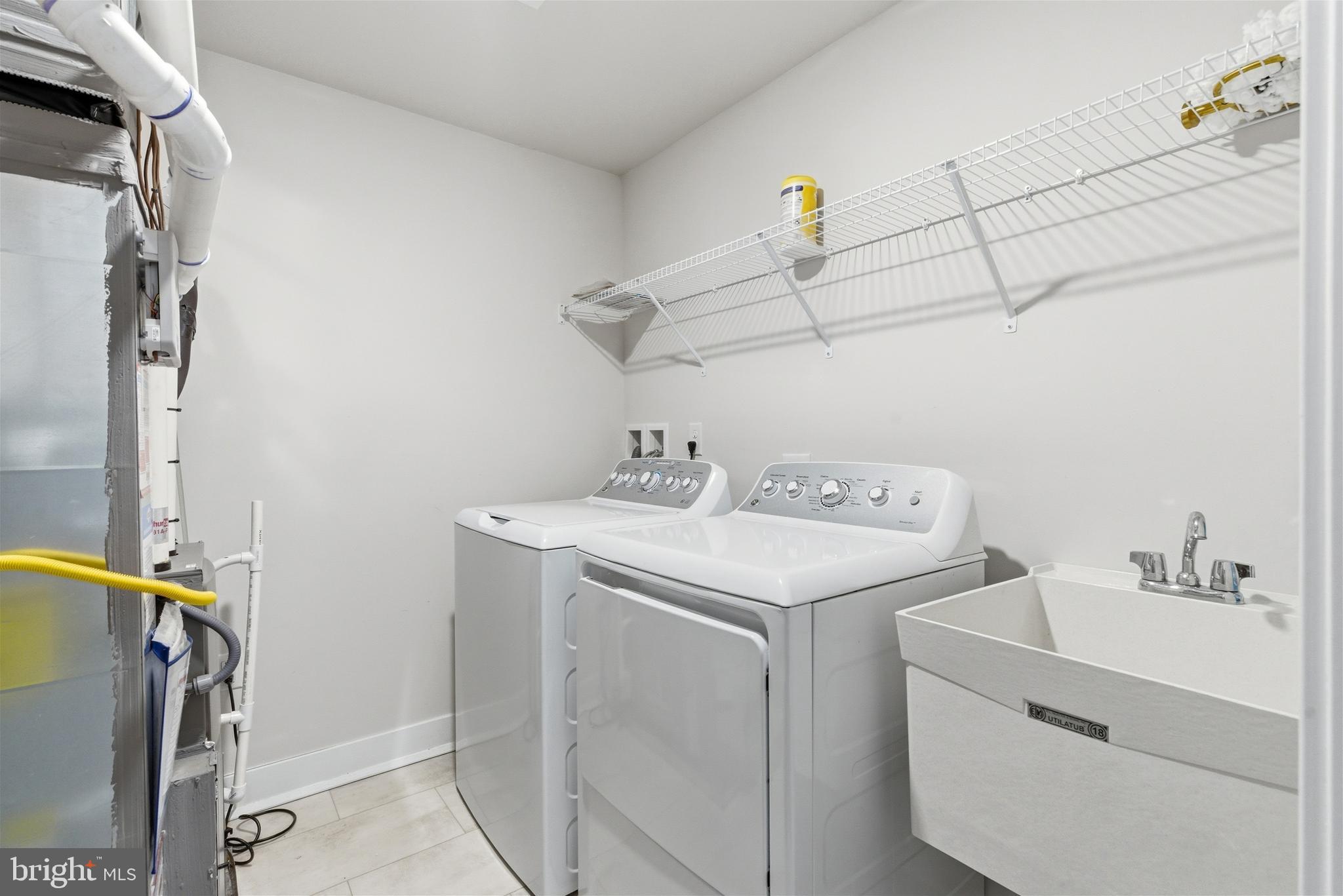 WATERSIDE - Residential