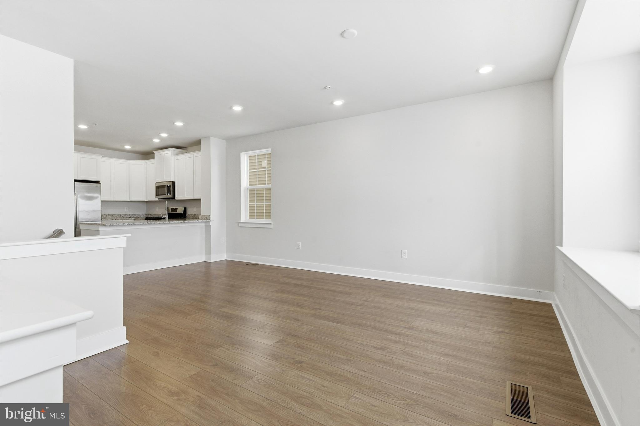 WATERSIDE - Residential