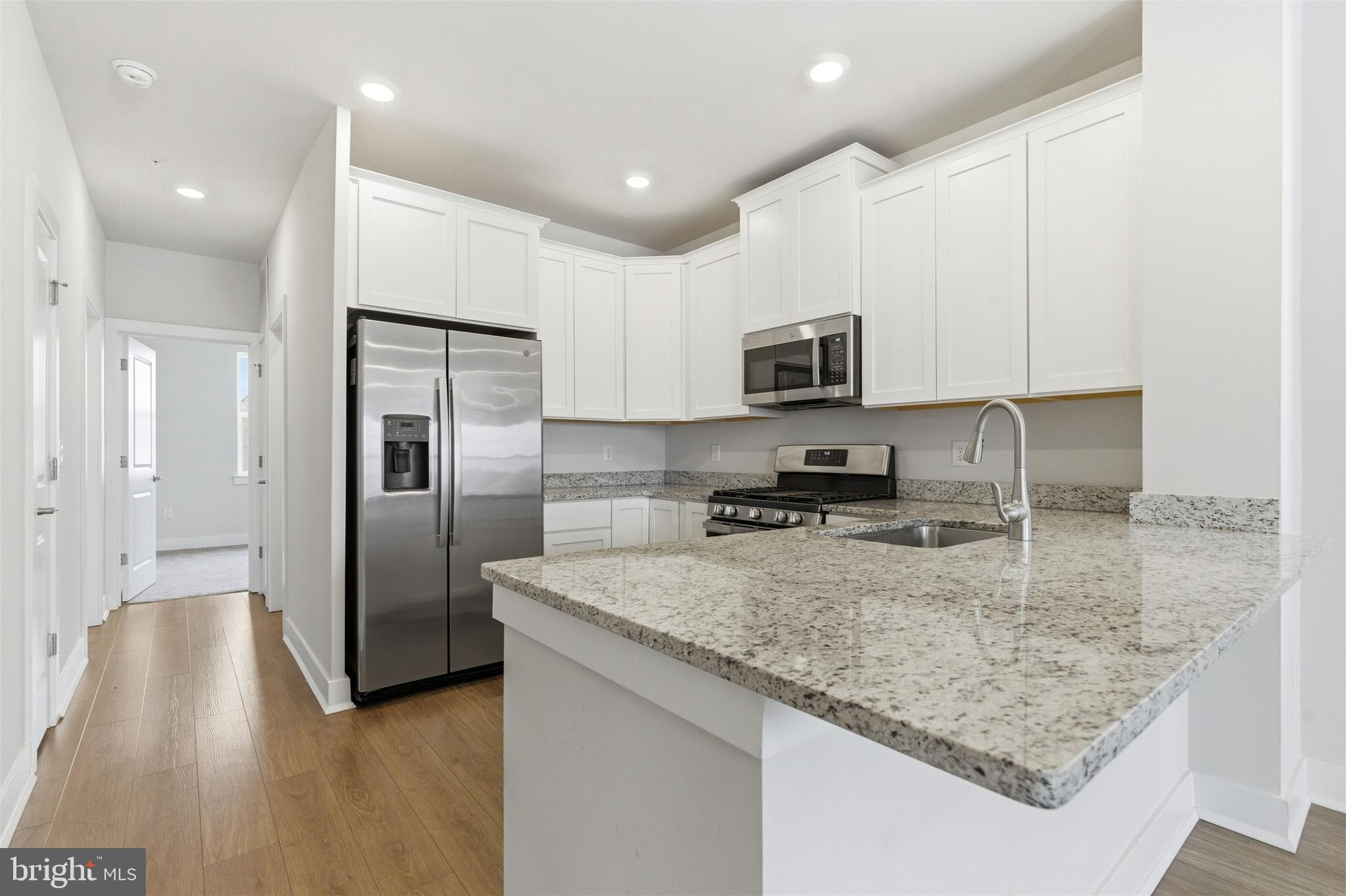 WATERSIDE - Residential