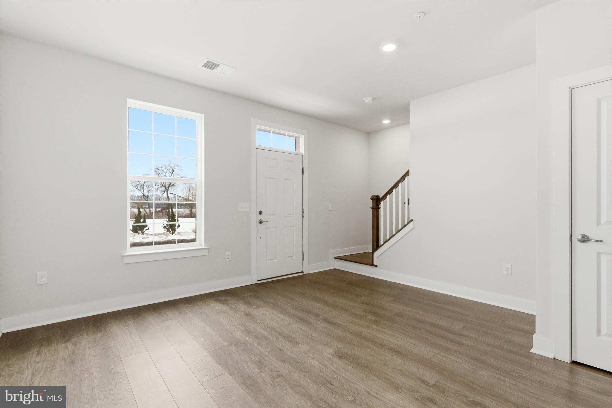 WATERSIDE - Residential