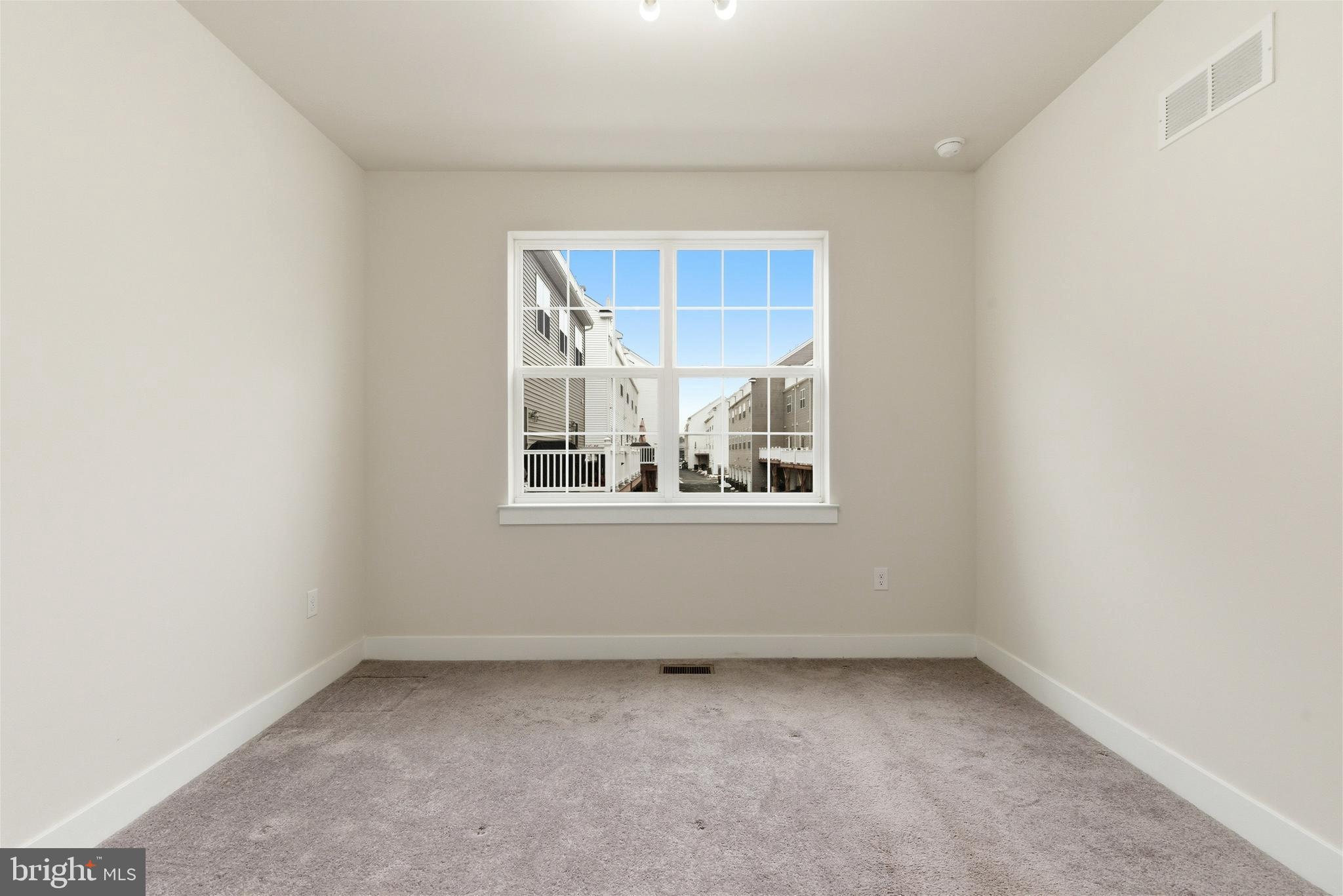 WATERSIDE - Residential