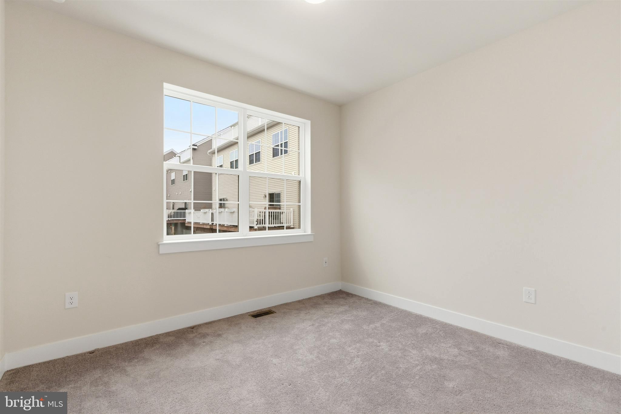 WATERSIDE - Residential