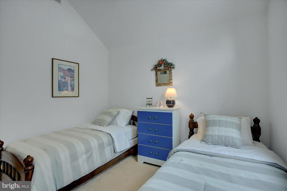 GREENE KNOLLS - Residential