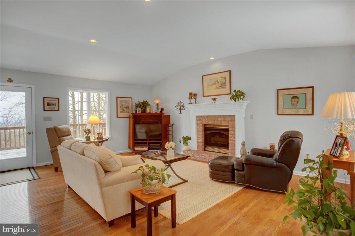 GREENE KNOLLS - Residential