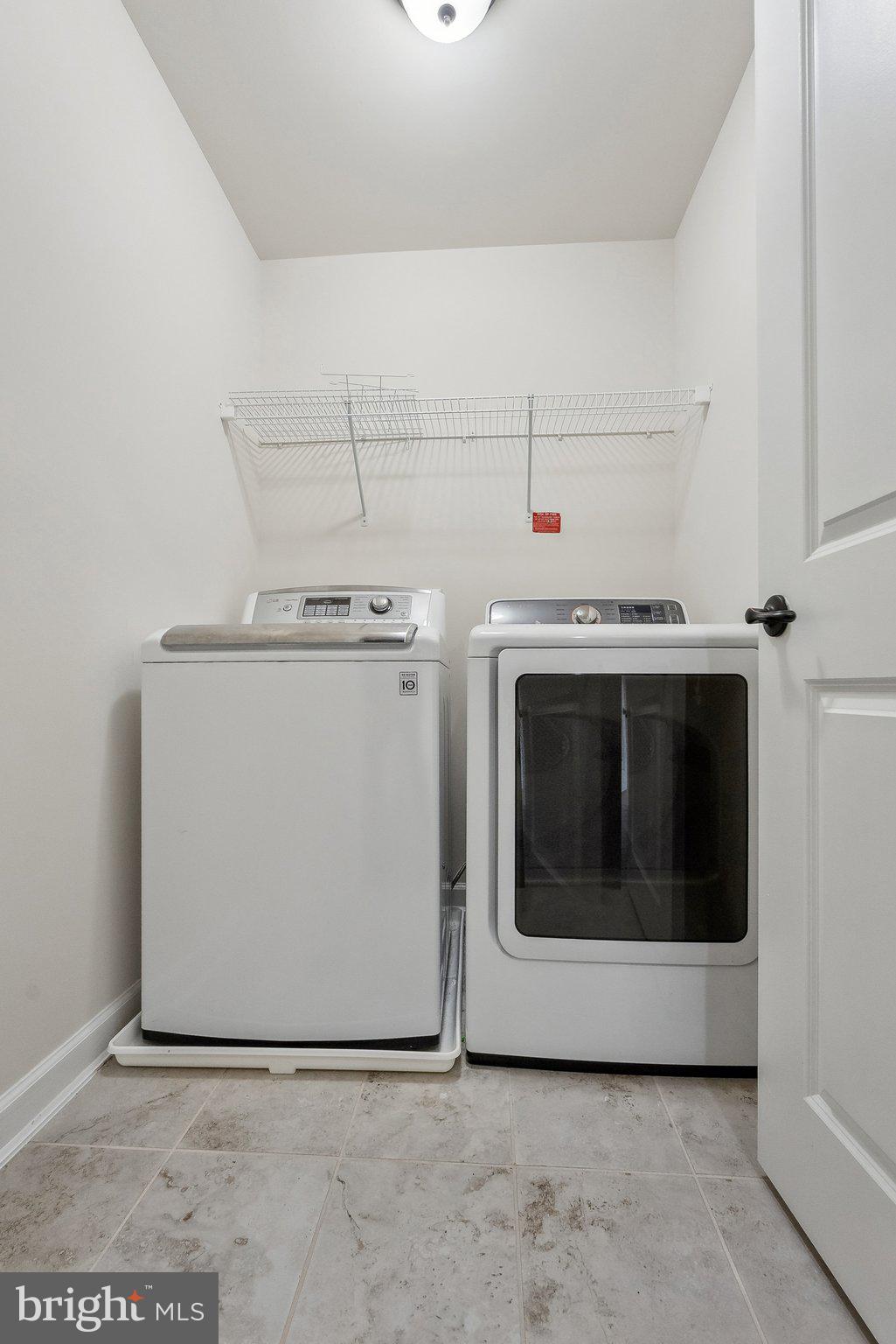 DISCOVERY SQUARE - Residential Lease