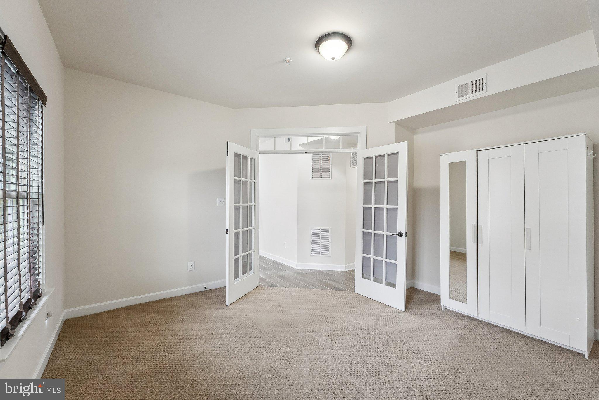 DISCOVERY SQUARE - Residential Lease