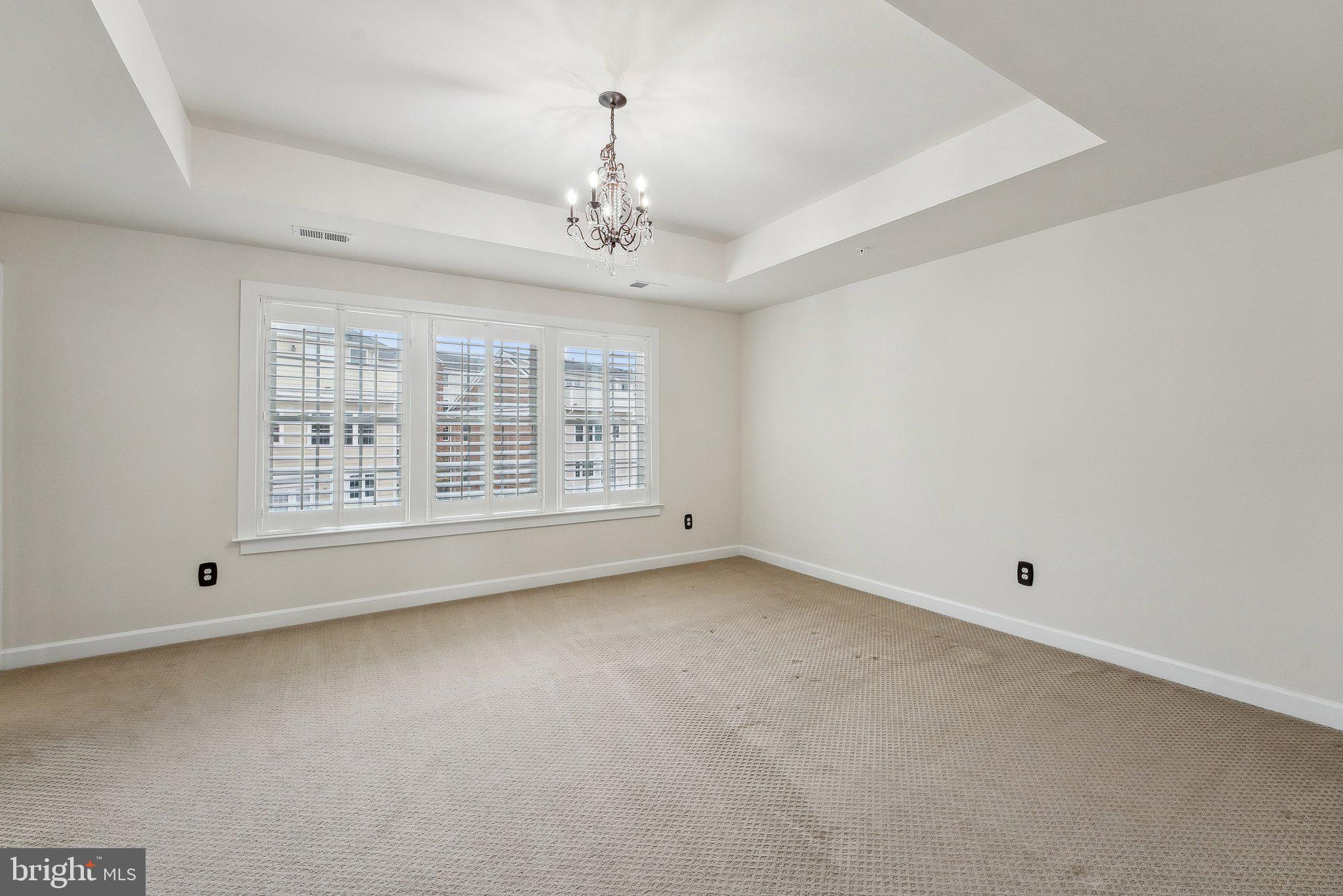 DISCOVERY SQUARE - Residential Lease