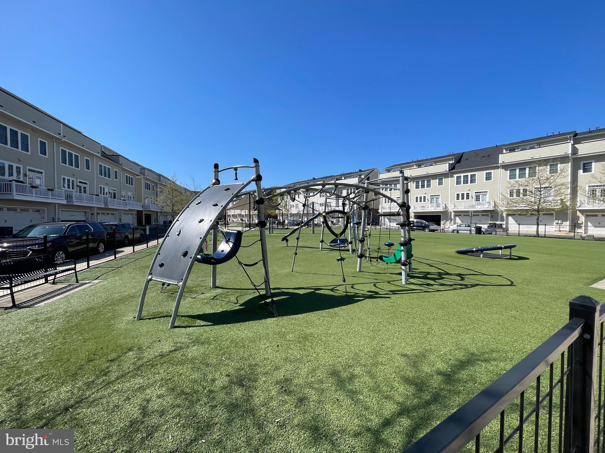 DISCOVERY SQUARE - Residential Lease