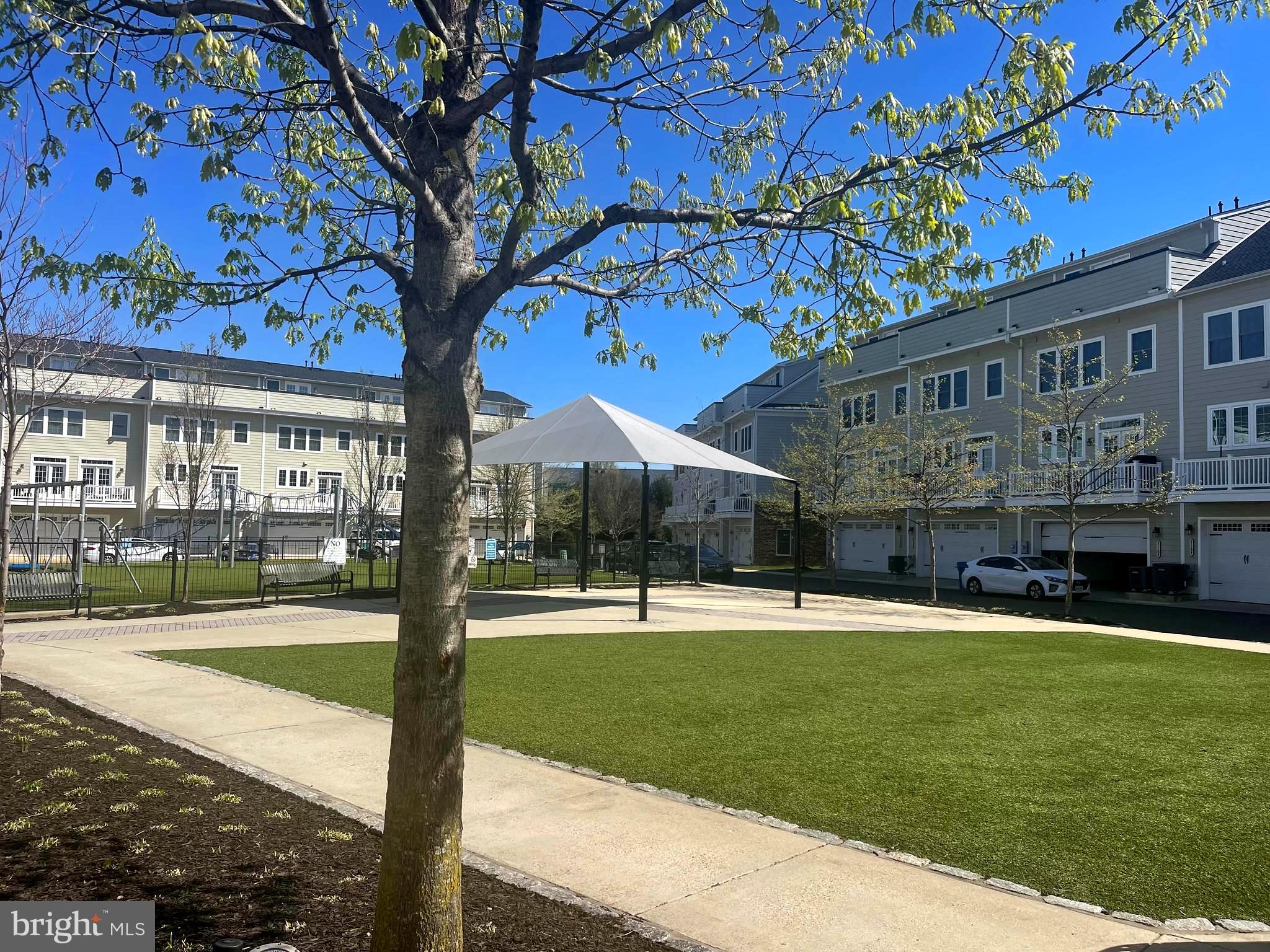 DISCOVERY SQUARE - Residential Lease