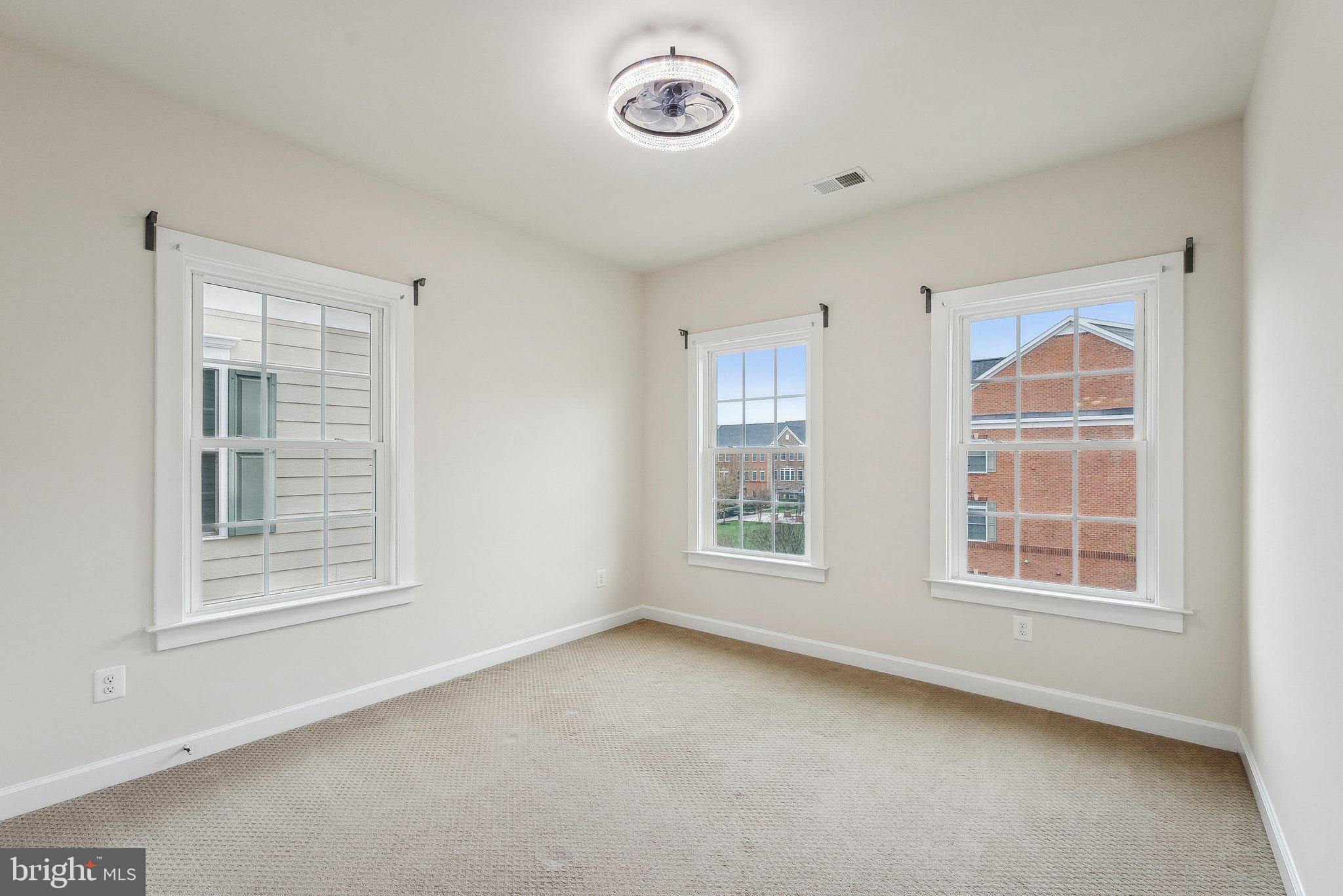 DISCOVERY SQUARE - Residential Lease