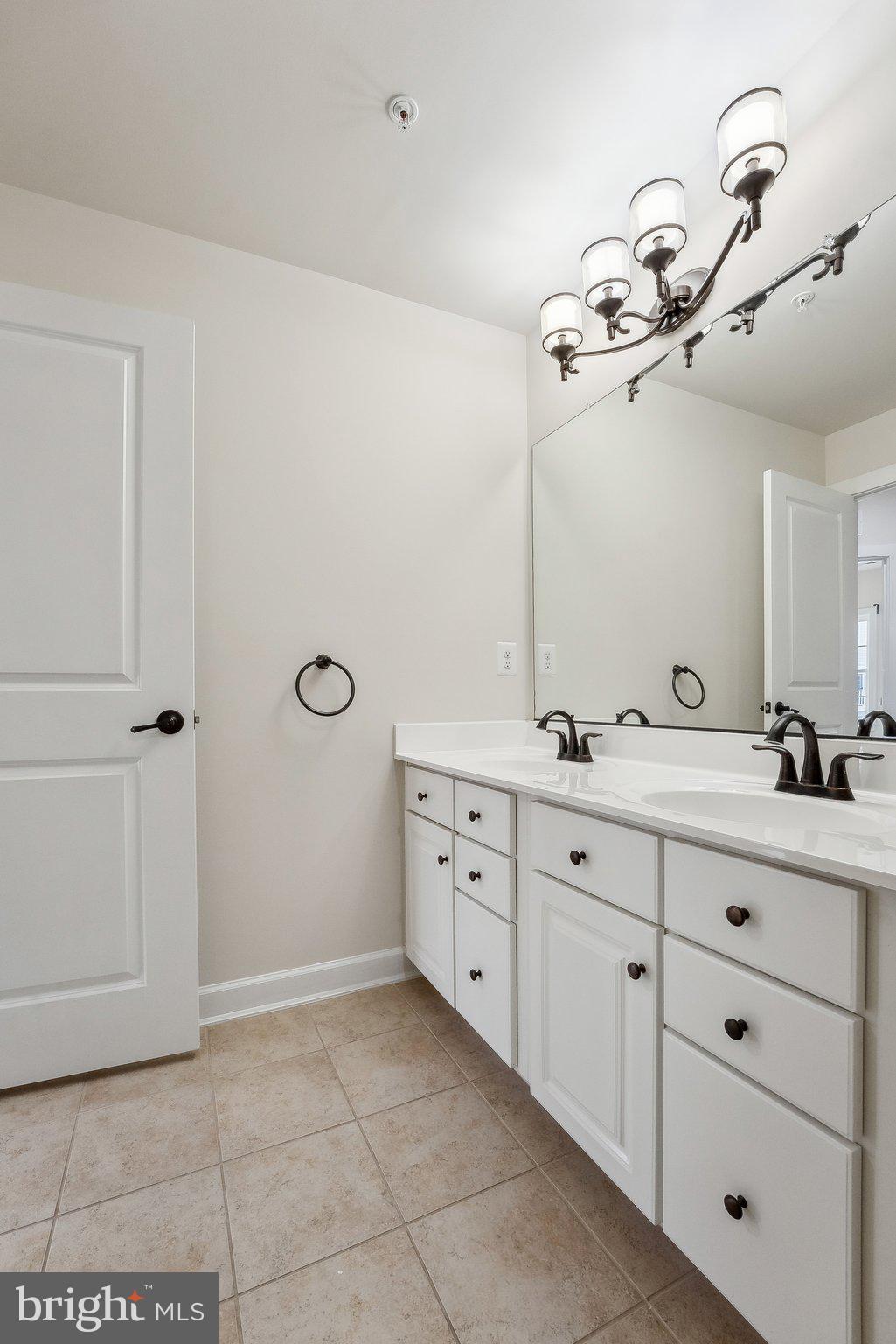 DISCOVERY SQUARE - Residential Lease