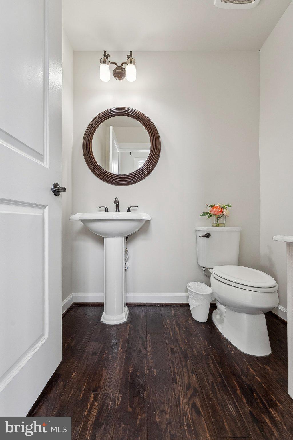 DISCOVERY SQUARE - Residential Lease