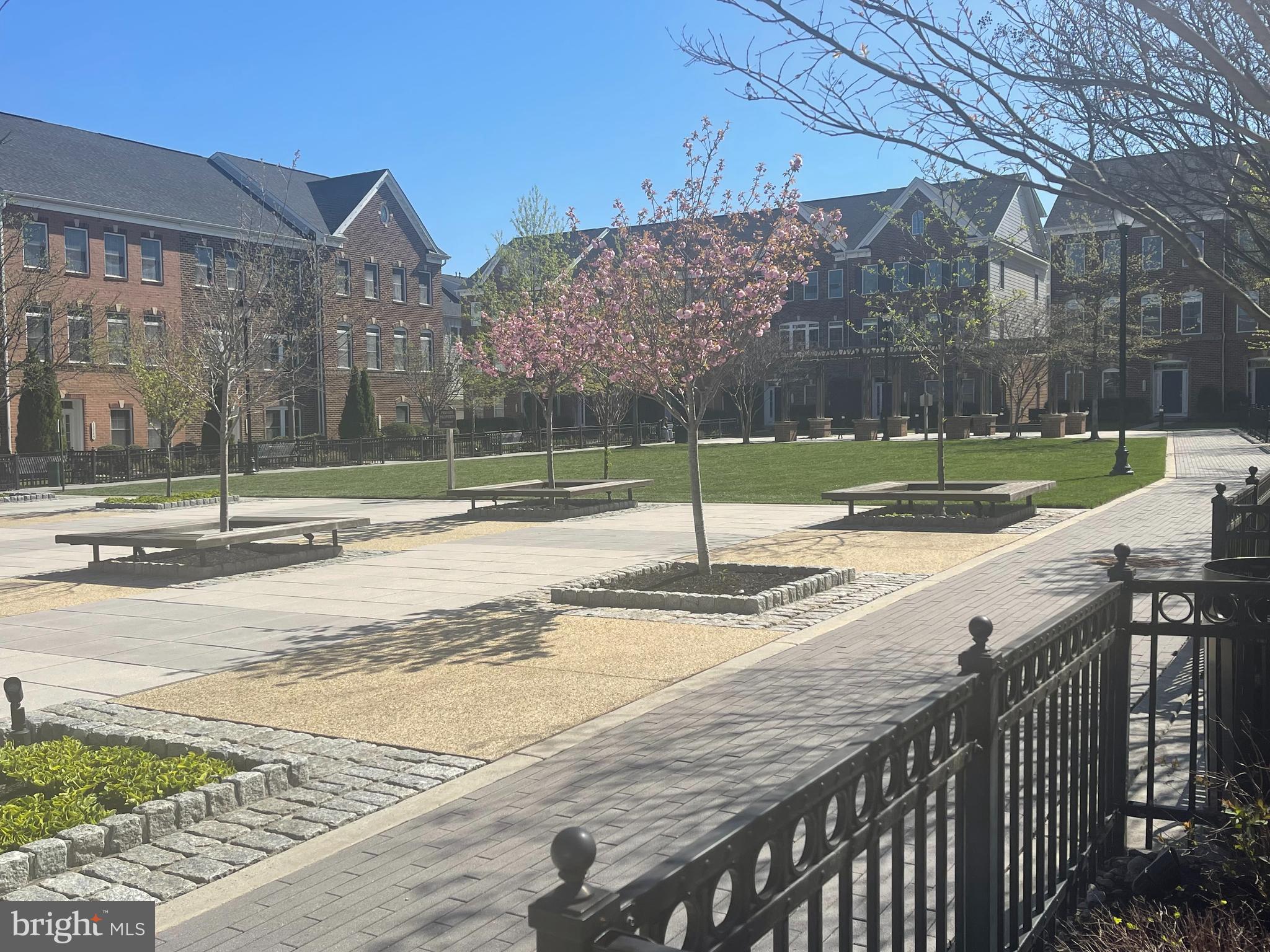 DISCOVERY SQUARE - Residential Lease