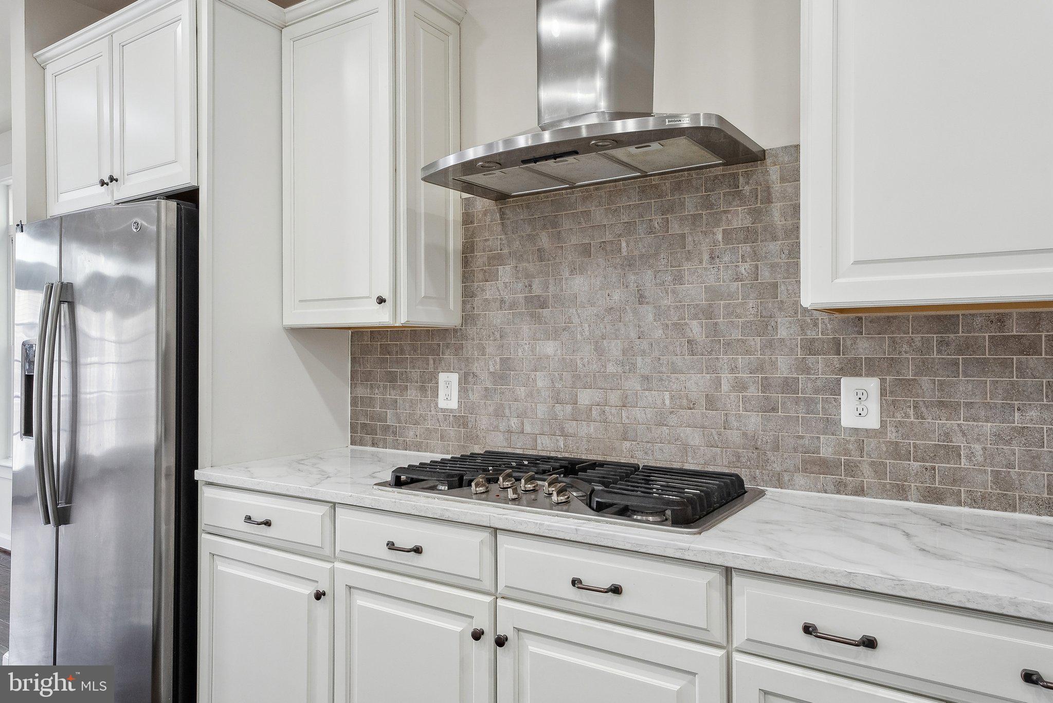 DISCOVERY SQUARE - Residential Lease