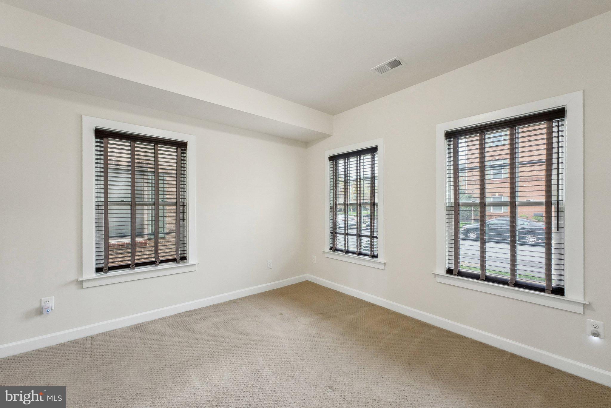 DISCOVERY SQUARE - Residential Lease