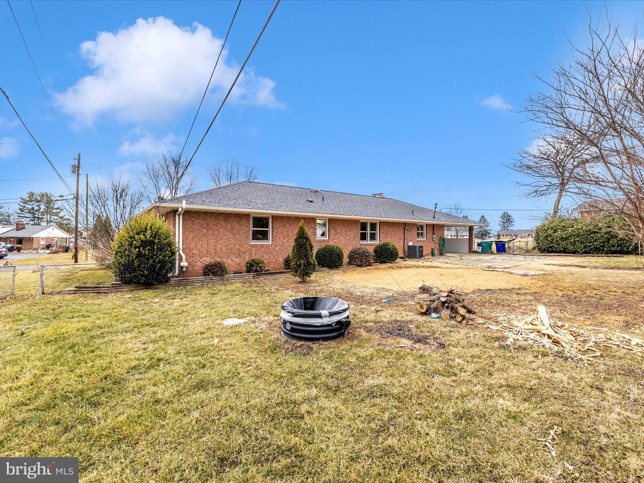 TULIP HILL - Residential