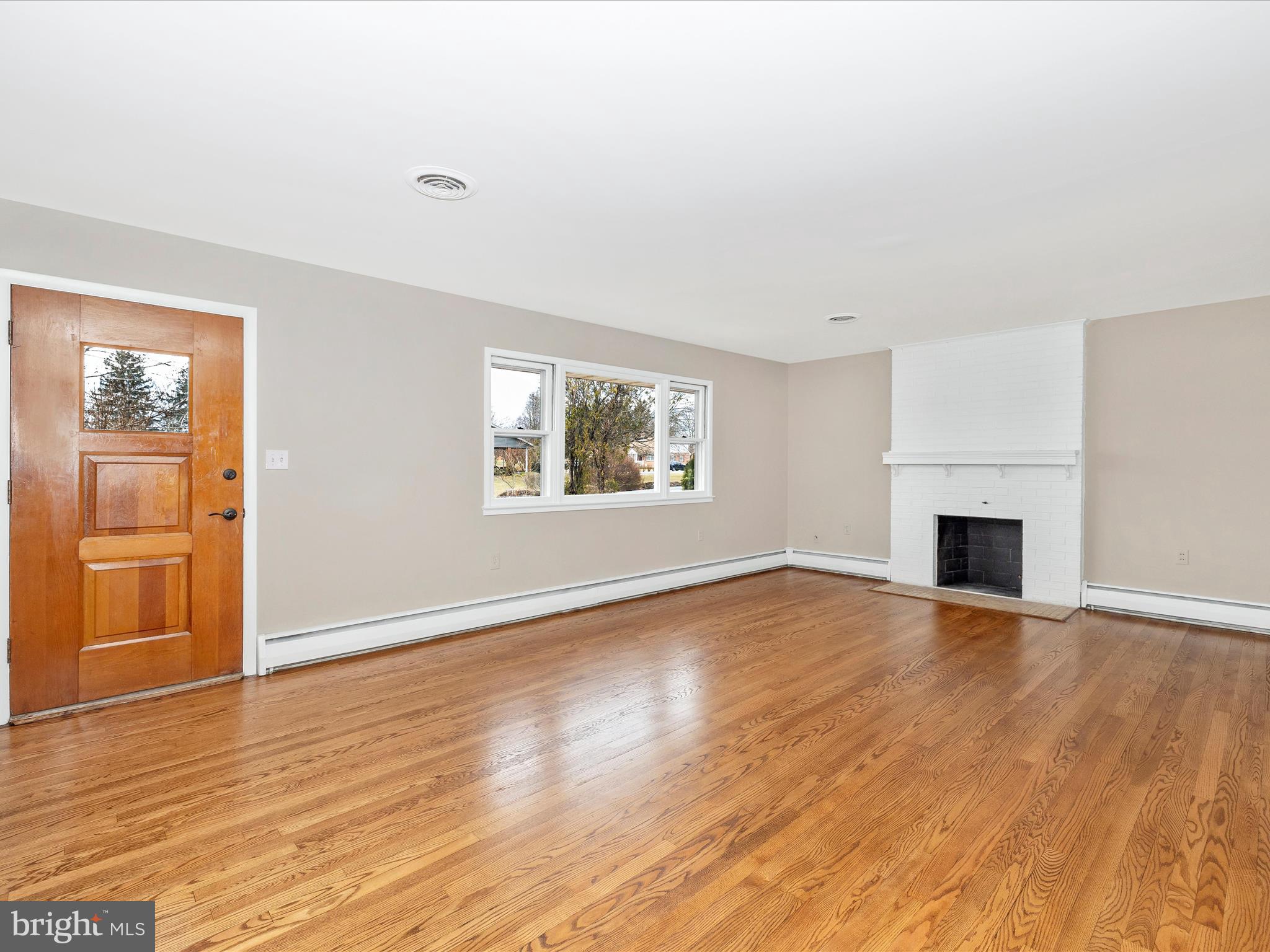 TULIP HILL - Residential