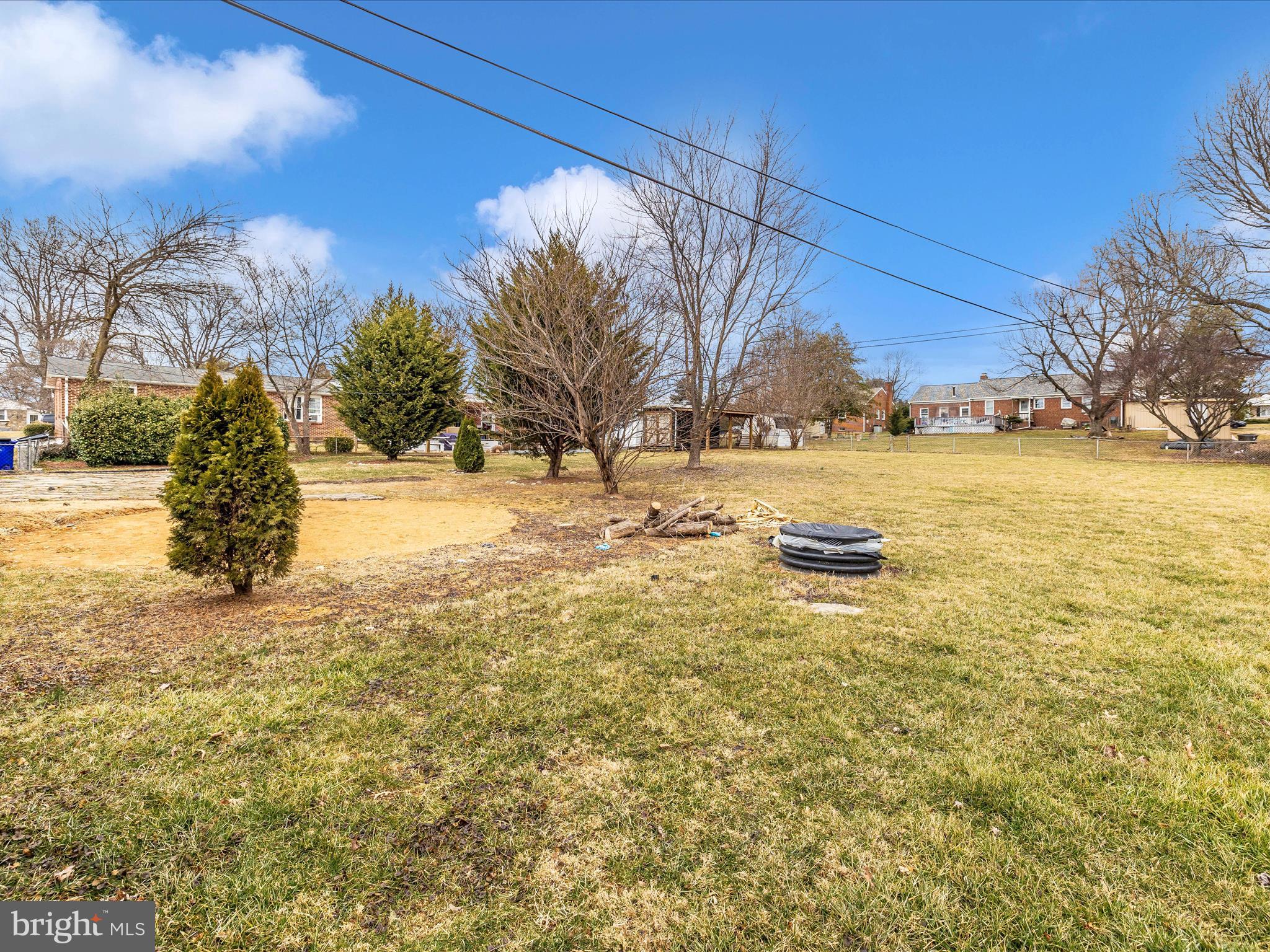 TULIP HILL - Residential