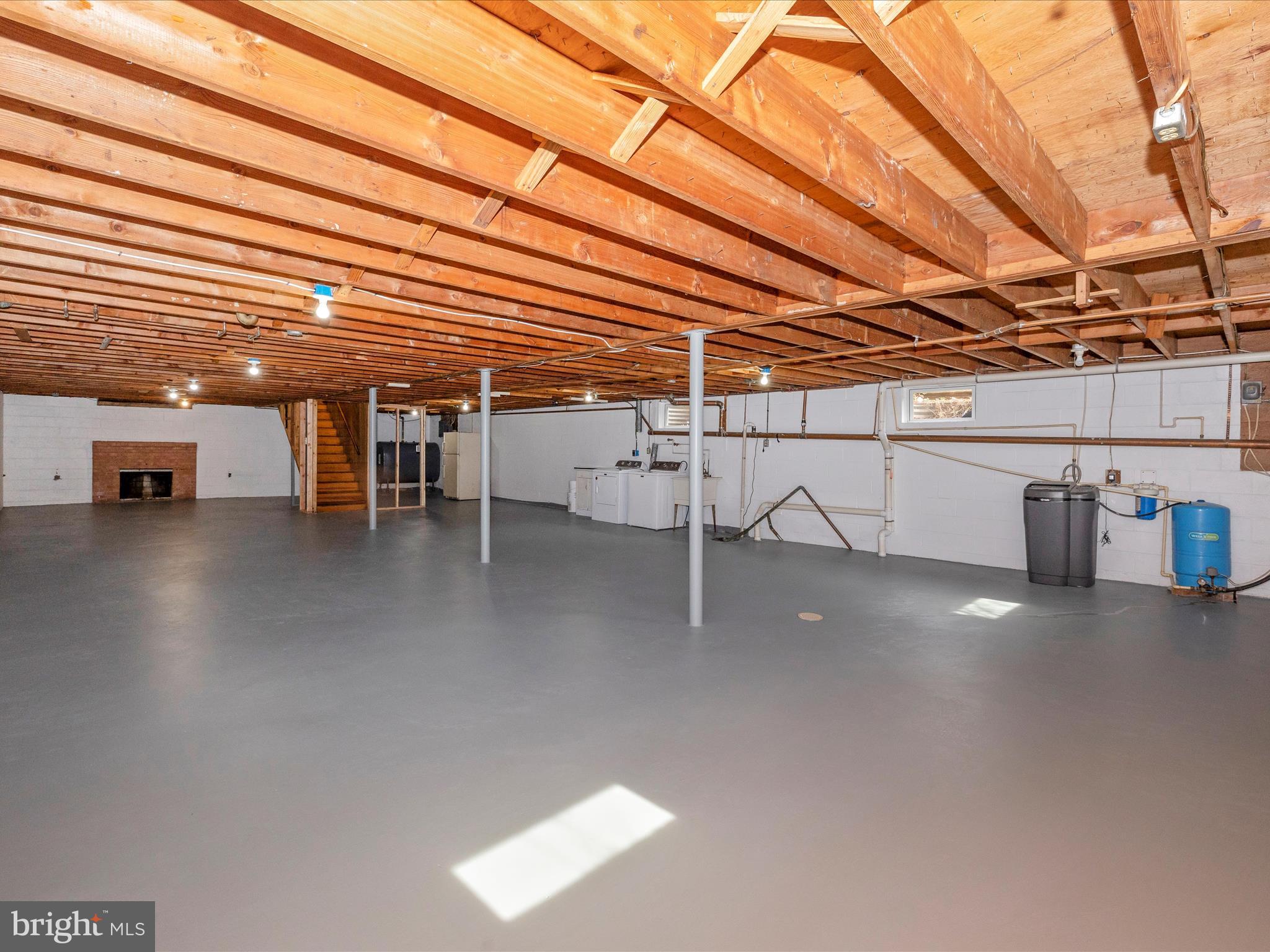 TULIP HILL - Residential