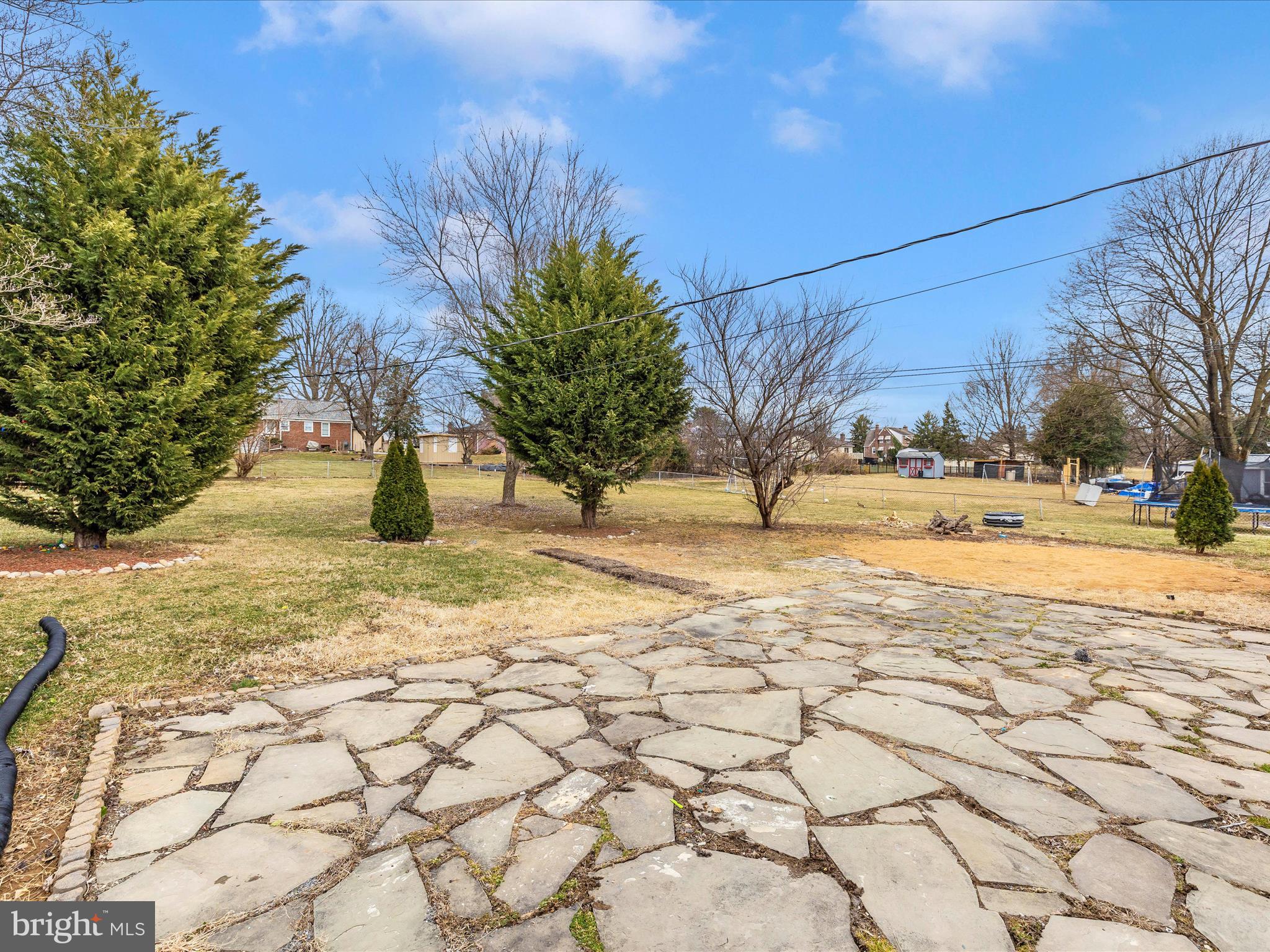 TULIP HILL - Residential