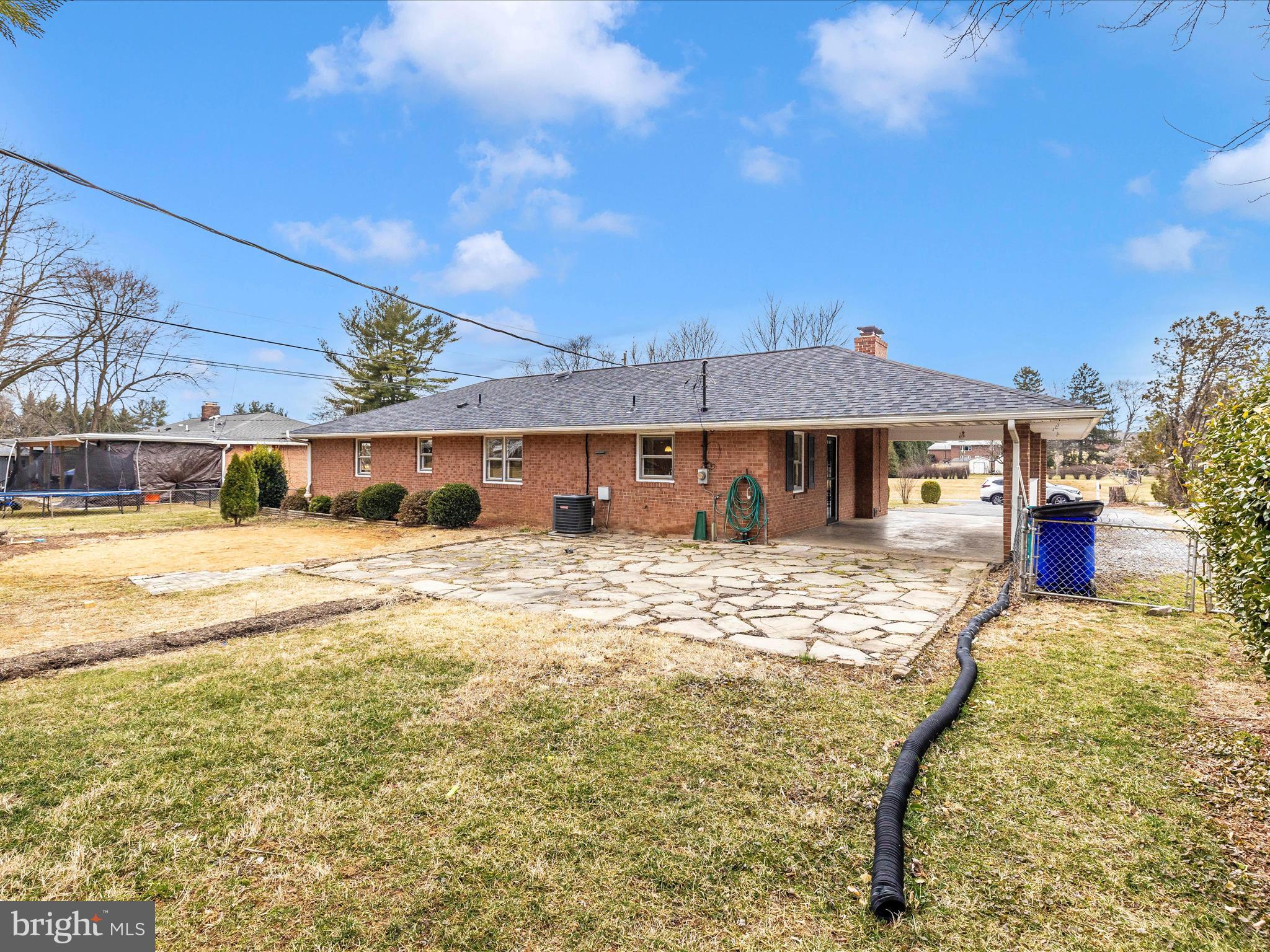 TULIP HILL - Residential