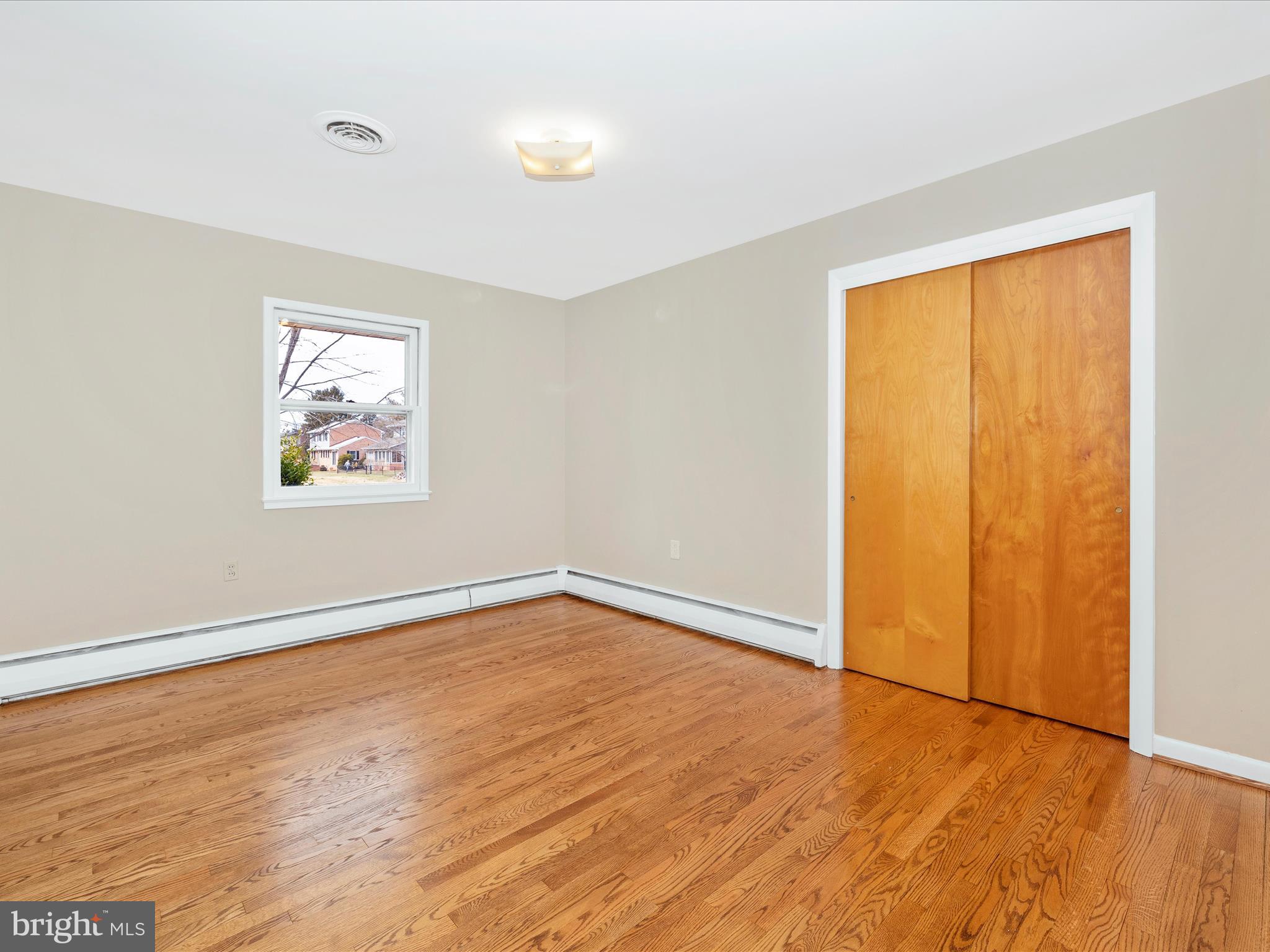 TULIP HILL - Residential